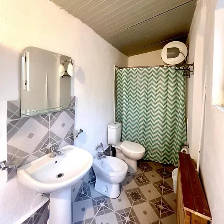 Delphi Hostel Τίρανα